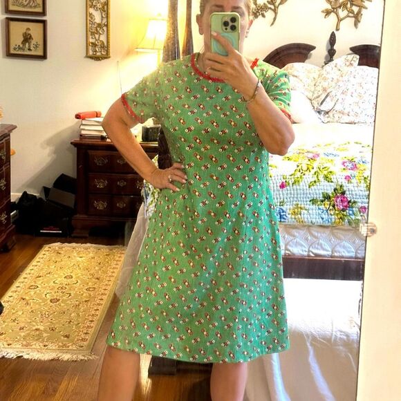 Vtg 60s Handmade green & red floral print polyester knit short sleeve dress - Picture 2 of 8